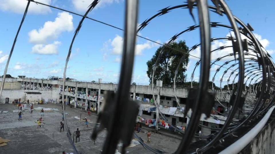 STF forma maioria para proibir revista íntima nas visitas em presídios