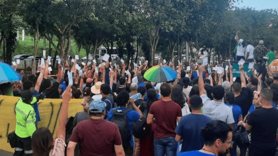 Justiça proíbe greve dos professores no Amazonas a pedido do governo do estado