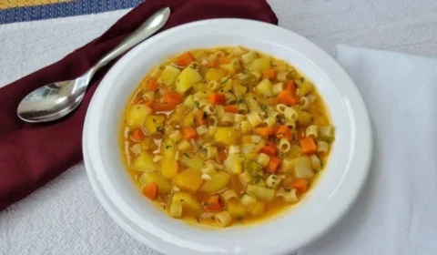 Receita Fácil – Sopa de legumes: opção prática pronta em 45 minutos