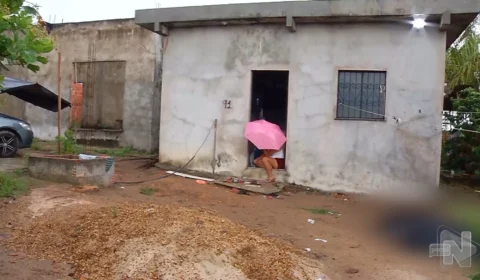 VÍDEO: suspeitos invadem casas e matam homem baleado na cabeça em Manaus