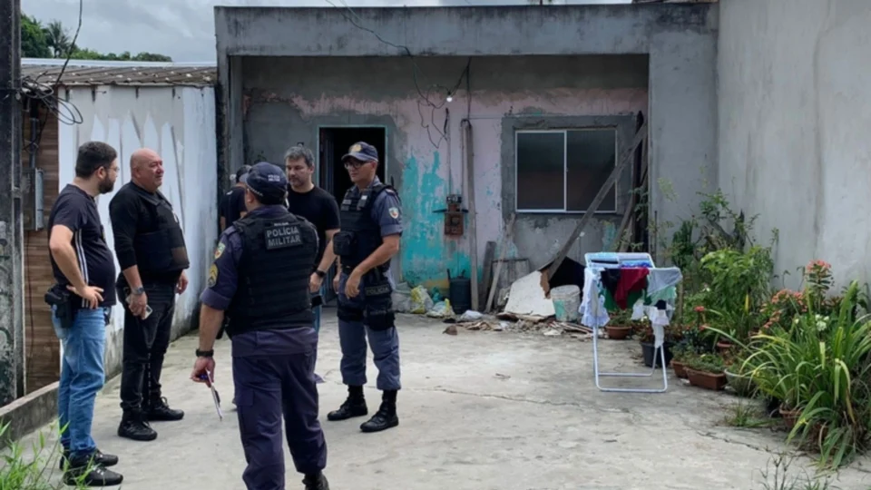 Trio é executado a tiros dentro de casa no Cidade de Deus, em Manaus