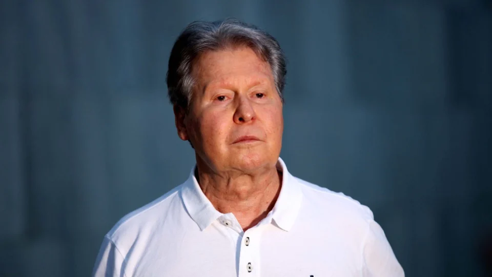 Arthur Virgílio defende Nikolas na briga com Janones: ‘homem bravo’