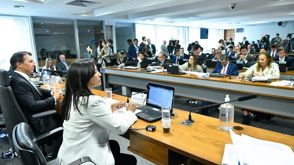 CPMI do 8 de janeiro: Mauro Cid, Torres e Heleno estão na mira da relatora