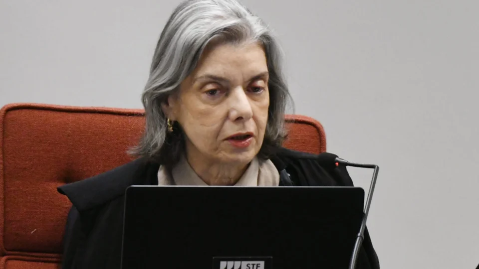 Ministra do STF permite que Cid e coronel Lawand fiquem em silêncio na CPMI