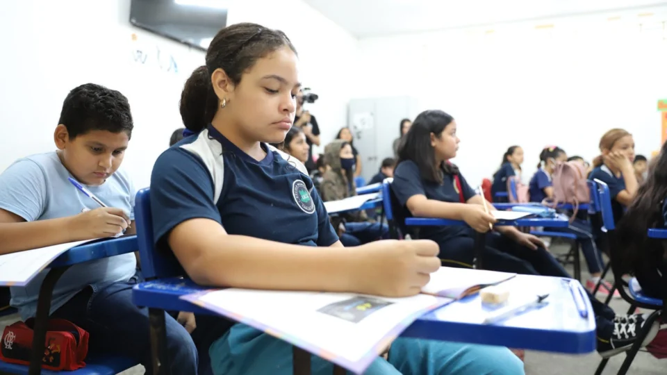 Manaus: estudantes da rede pública entram em recesso e voltam dia 3 julho