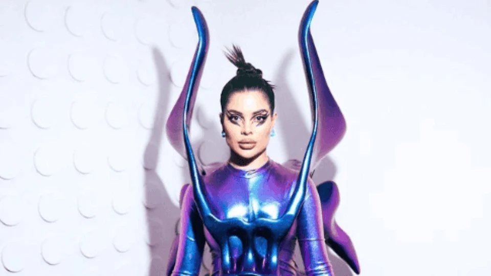 Gkay desabafa sobre distorção de imagem: ‘tirei 3 litros de ácido hialurônico’