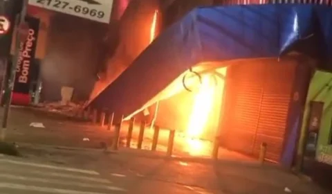 Vídeo: incêndio toma conta de loja de móveis e eletrodomésticos em Manaus
