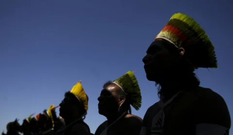 Brasil tem mais de 40 políticos com fazendas em terras indígenas, diz dossiê