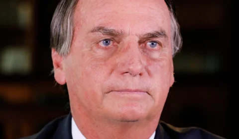 Bolsonaro nega que conversou sobre golpe de Estado com militares