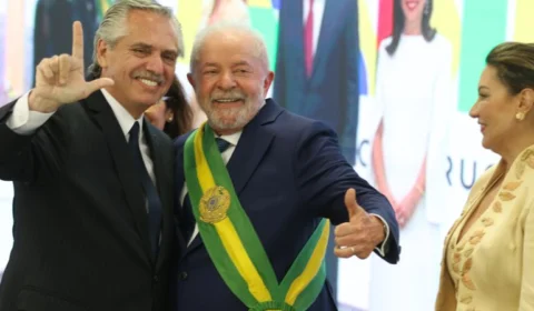 Lula recebe Fernández para discutir apoio econômico nesta segunda, 26