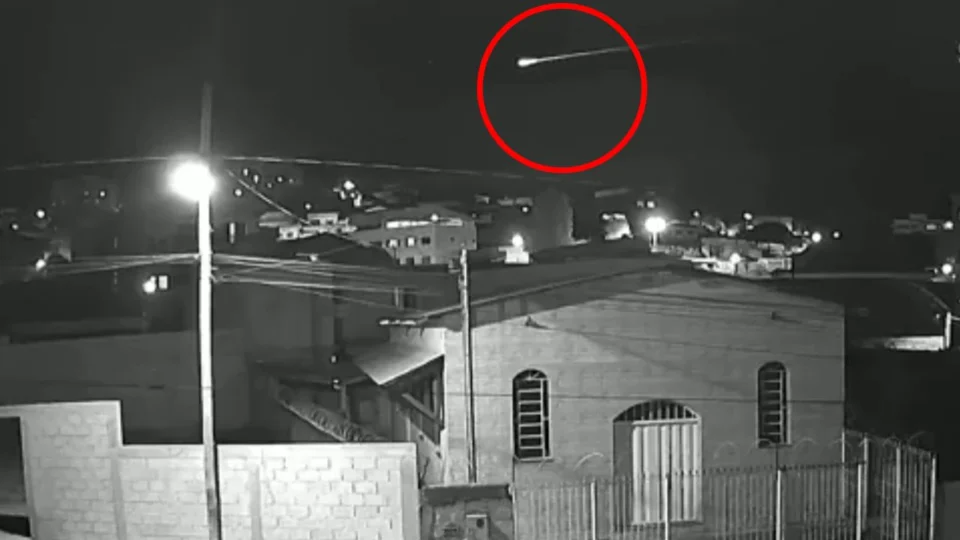 Luzes misteriosas são observadas no céu em cidades do interior, veja vídeos