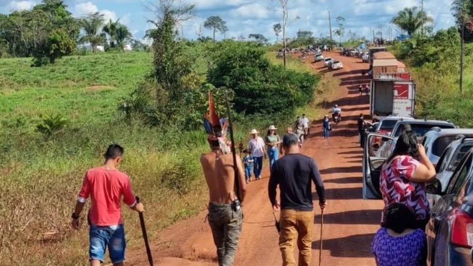 MP-AM entra com pedido na justiça para desbloqueio de trecho da BR-317