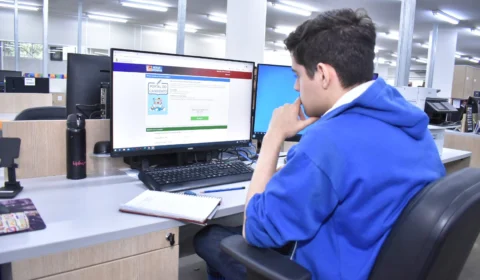 Bolsa Idiomas anuncia remanejamento de vagas em Manaus; confira datas