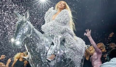 Vídeo: cavalo de Beyoncé tem falha técnica durante show da turnê ‘Renaissance’