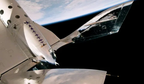 Virgin Galactic fará seu 1º voo comercial ao espaço nesta quinta; confira