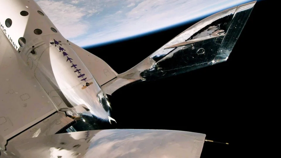 Virgin Galactic fará seu 1º voo comercial ao espaço nesta quinta; confira