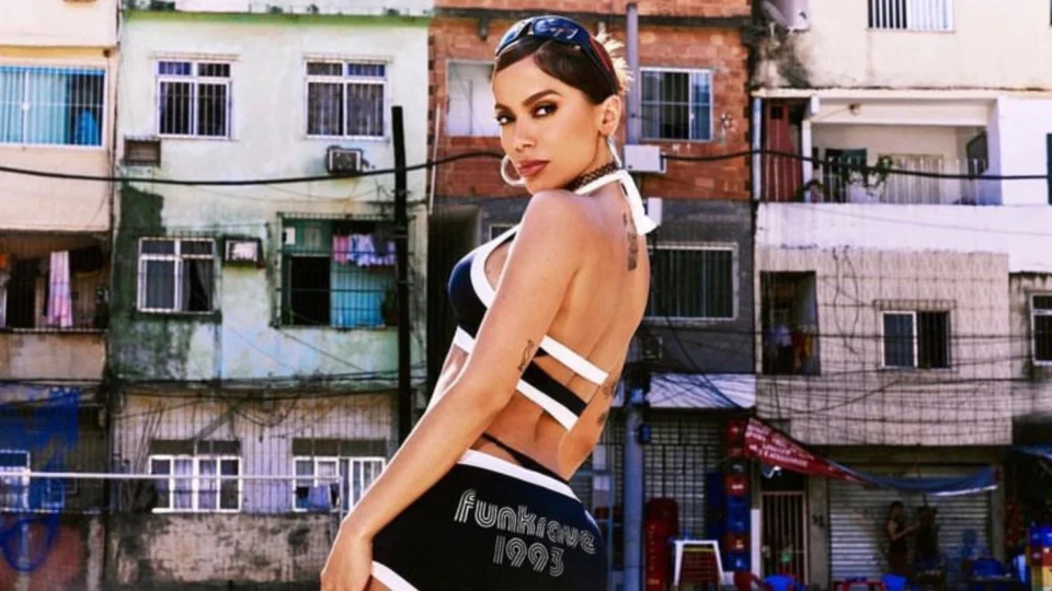 Anitta rebate críticas sobre magreza: ‘Eu malho às vezes’