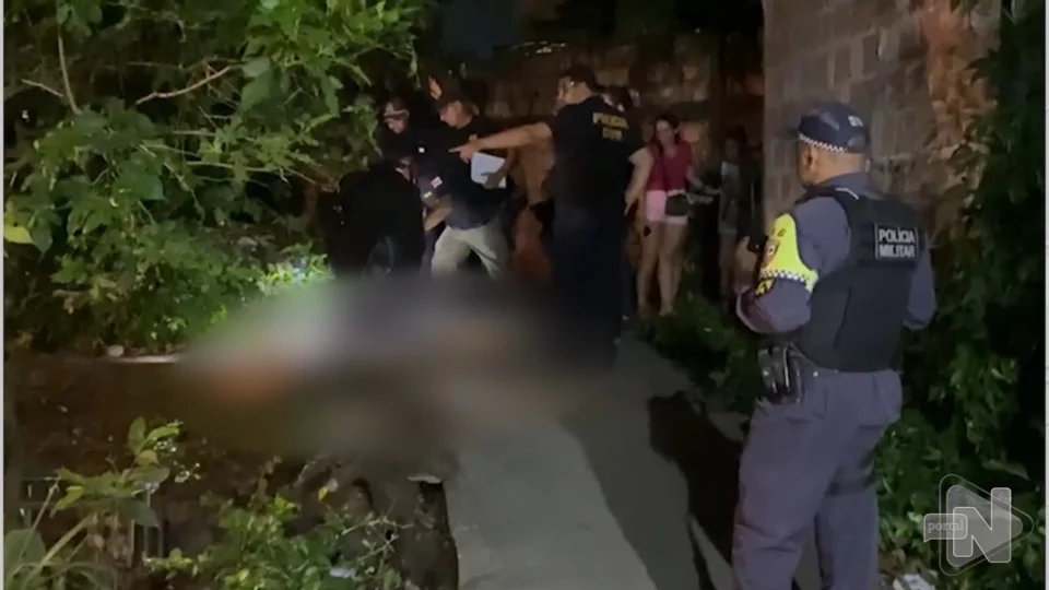 VÍDEO: adolescente de 16 anos é morto a tiros em beco da Zona Leste de Manaus