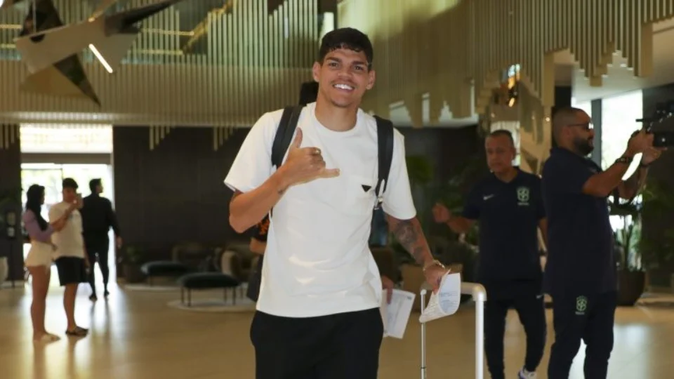 VÍDEO: Jogadores do Flamengo e Fluminense se apresentam à Seleção Brasileira