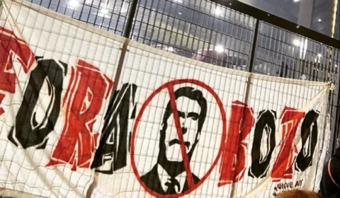 Bolsonaro vai ao Morumbi e torcida o recebe com gritos e xingamentos