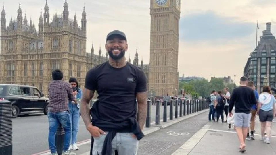 Nego do Borel faz show em Londres e manda indireta para MC Daniel