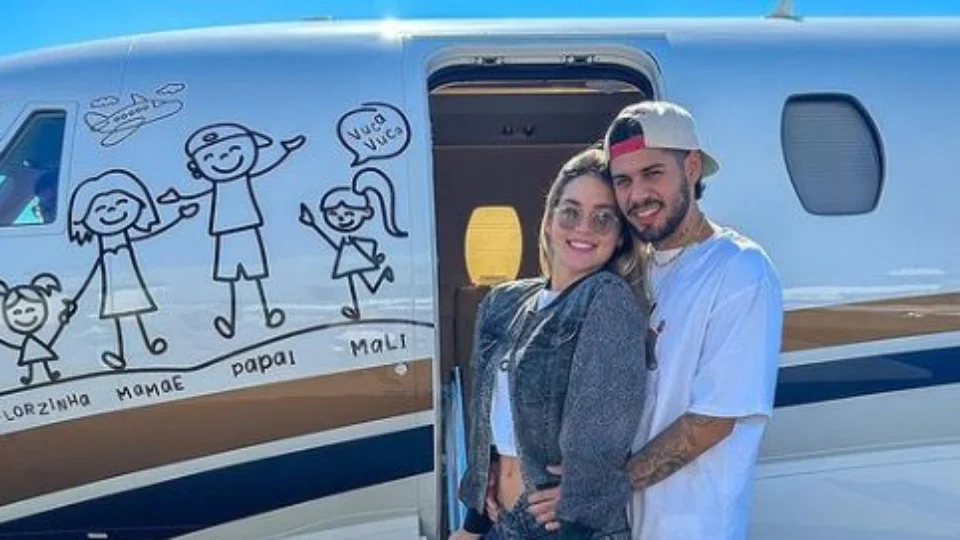 Sem filhas, Zé Felipe e Virgínia curtem viagem romântica: ‘Só nós dois’