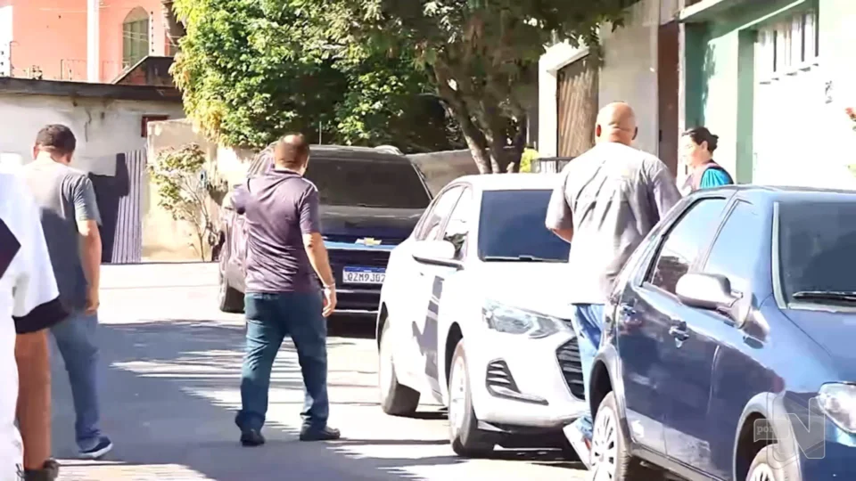 VÍDEO: homens armados invadiram a casa e roubaram R$ 200 mil em Manaus