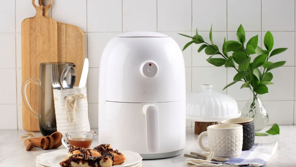 Pode usar papel alumínio na airfryer?