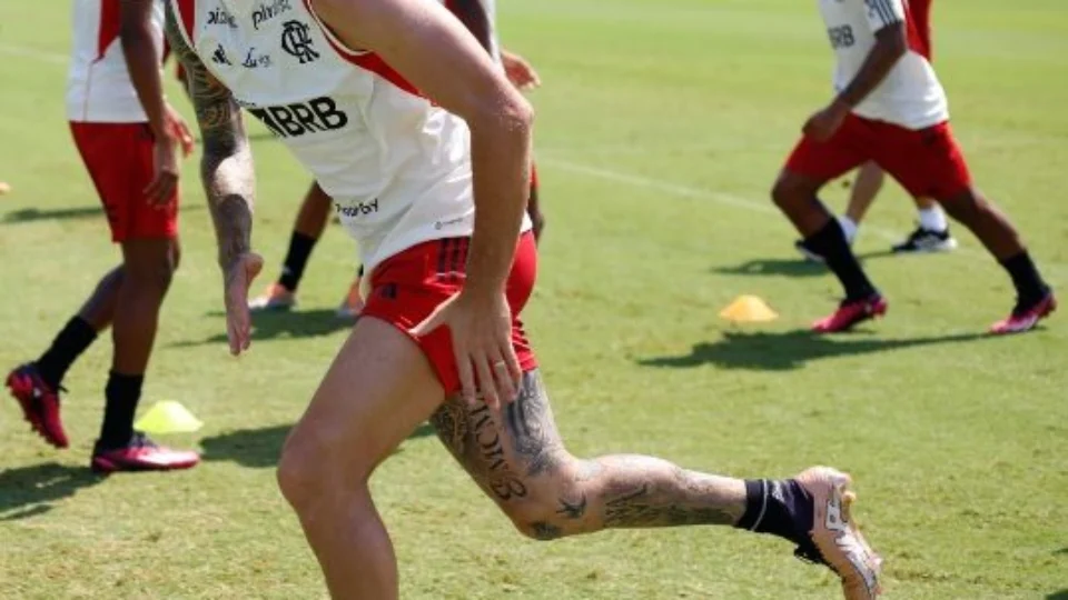 Flamengo: Léo Pereira está fora do clássico contra o Vasco, nesta segunda (5)