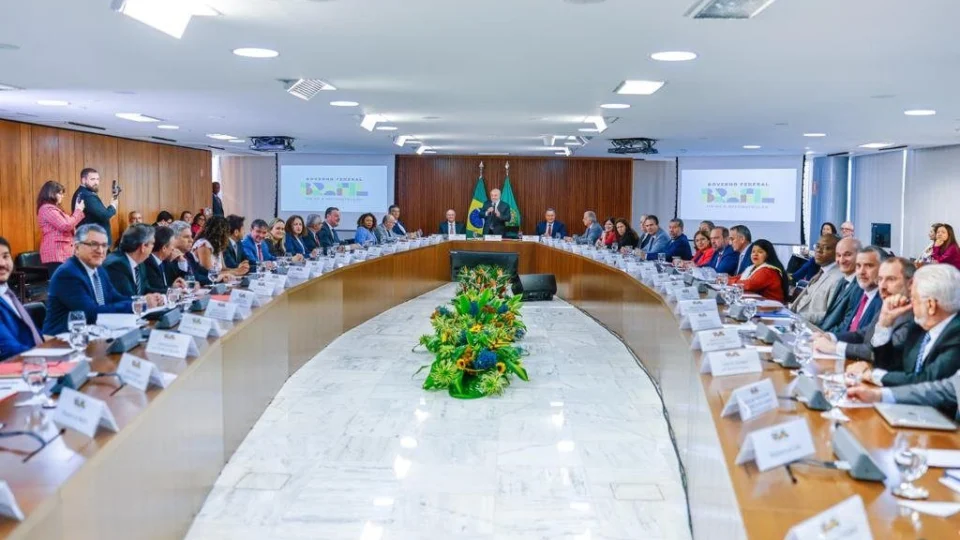 Reunião ministerial: Lula pede cumprimento de acordos e nomeações