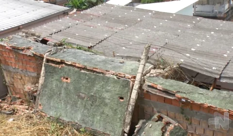 VÍDEO: muro cai em residência e deixa dois feridos na Zona Sul de Manaus