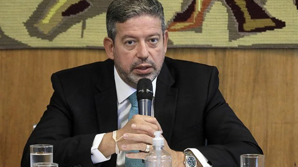 Com o fim do recesso parlamentar, Arthur Lira se reúne com líderes partidários