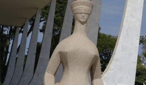 STF já tem maioria para condenar mais seis réus pelos atos golpistas do 8/1