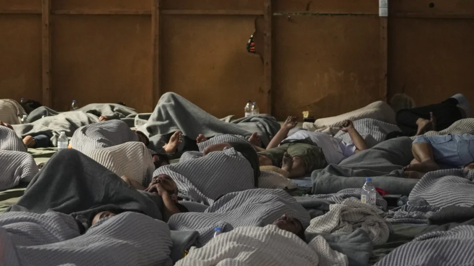 Naufrágio de embarcação com refugiados deixa 78 mortos em região da Grécia