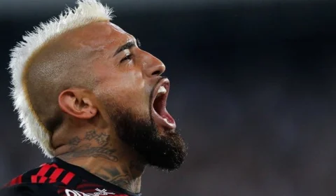 Arturo Vidal assina com Athletico-PR e deixa o Flamengo