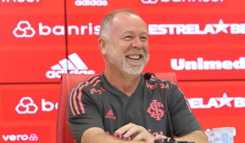 Internacional anuncia demissão do técnico Mano Menezes