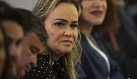 Governo retrocede e confirma saída de Daniela Carneiro do Ministério do Turismo