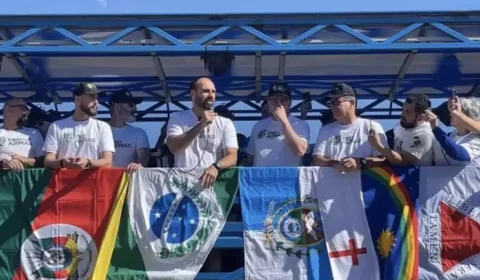 PF vai investigar Eduardo Bolsonaro após discurso contra professores