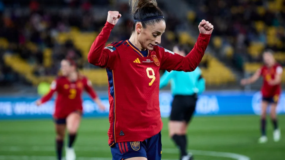 Copa do Mundo: Nigéria e Canadá empatam, Suíça e Espanha vencem na estreia