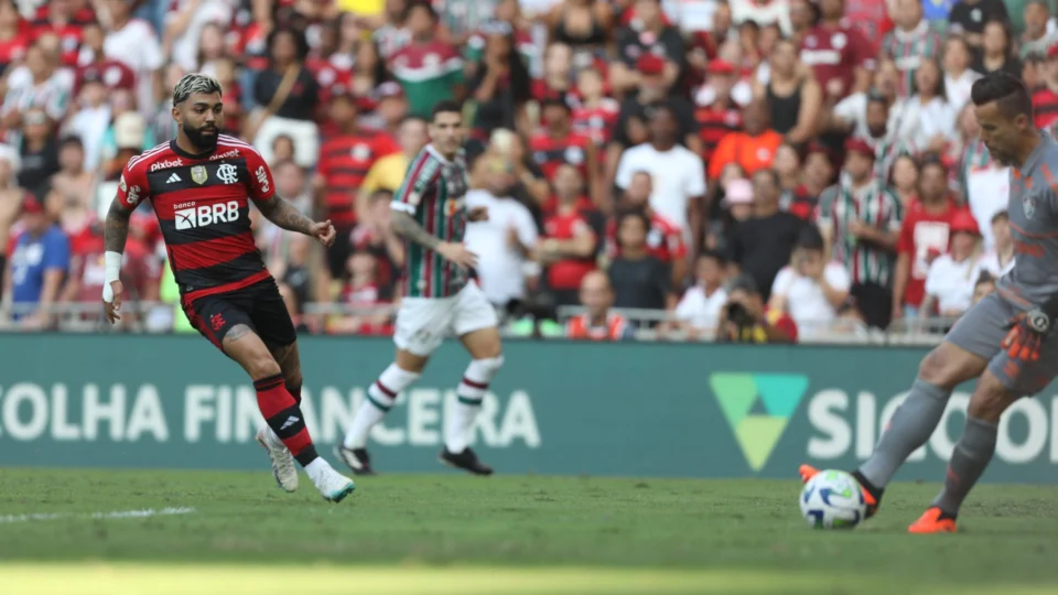 Fla-Flu: times empatam 0 a 0 em jogo tenso com dois gols anulados