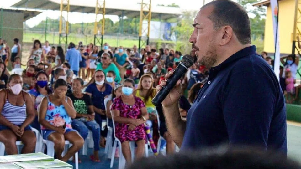 Justiça de RR pede que prefeito de Iracema exonere servidores comissionados