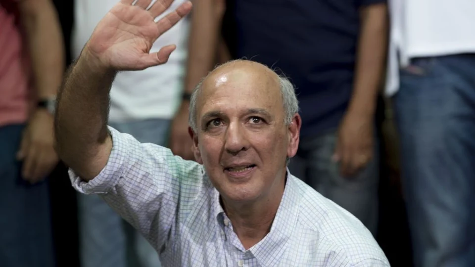 Justiça condena Arruda a pagar R$ 10 milhões e a ficar inelegível por 12 anos