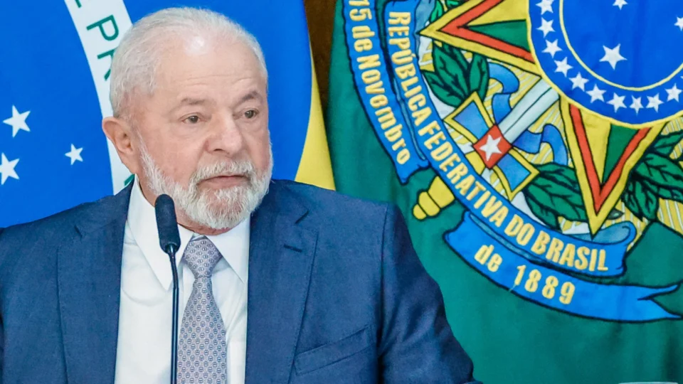 Lula autoriza negociar Funasa e discute trocas em bloco com centrão