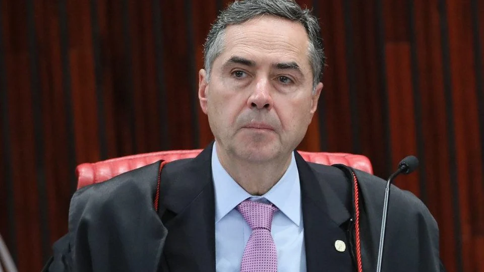 Barroso leva julgamento sobre aborto ao plenário físico do STF