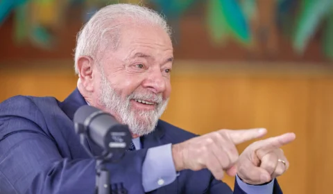 Após críticas, Lula considera indicar uma mulher para ocupar vaga no STF