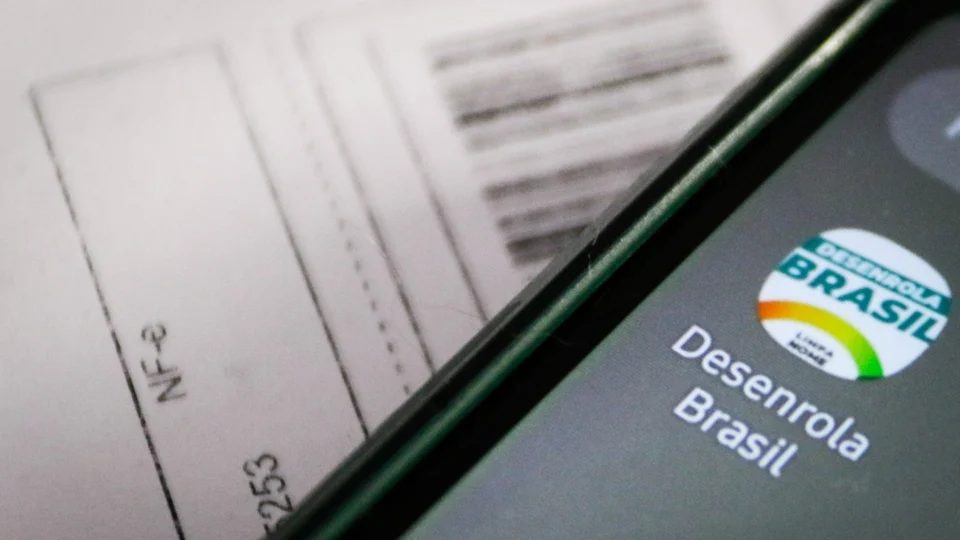 Programa Desenrola deixa nome limpo, perdoa dívidas? Tire dúvidas