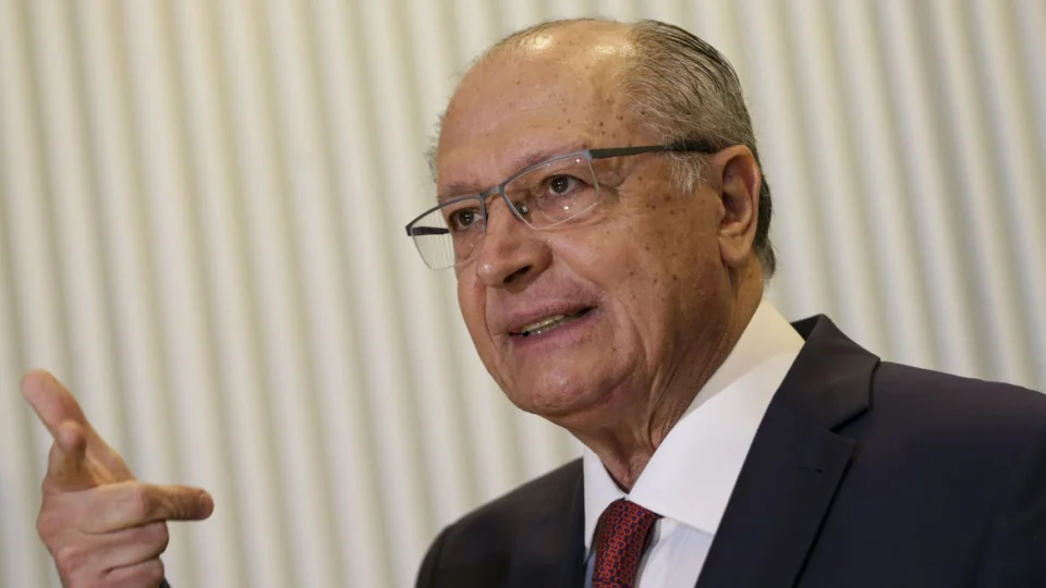 Em aniversário da Zona Franca de Manaus, Alckmin participa de reunião
