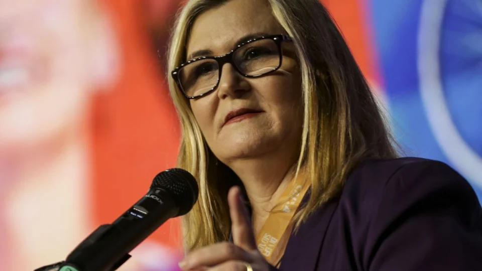 Lula recebe Rita Serrano em meio ao bombardeio do Centrão pela Caixa; entenda