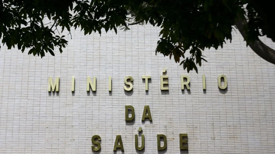 Saúde e Educação serão as pastas mais atingidas por bloqueio de orçamento