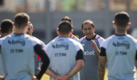 Vasco oficializa contratação do técnico argentino Ramón Díaz
